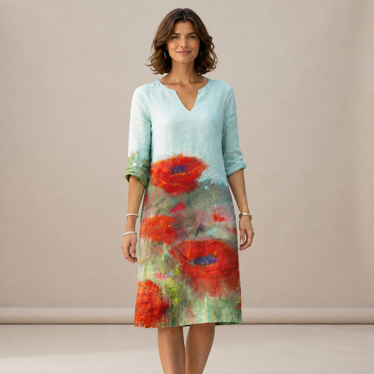 Ninna - Fashionable and Flowing V-Neck Dress
