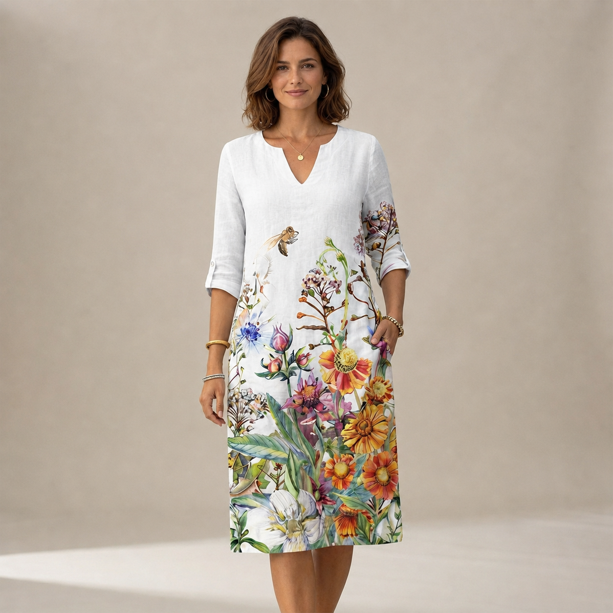 Ninna - Fashionable and Flowing V-Neck Dress