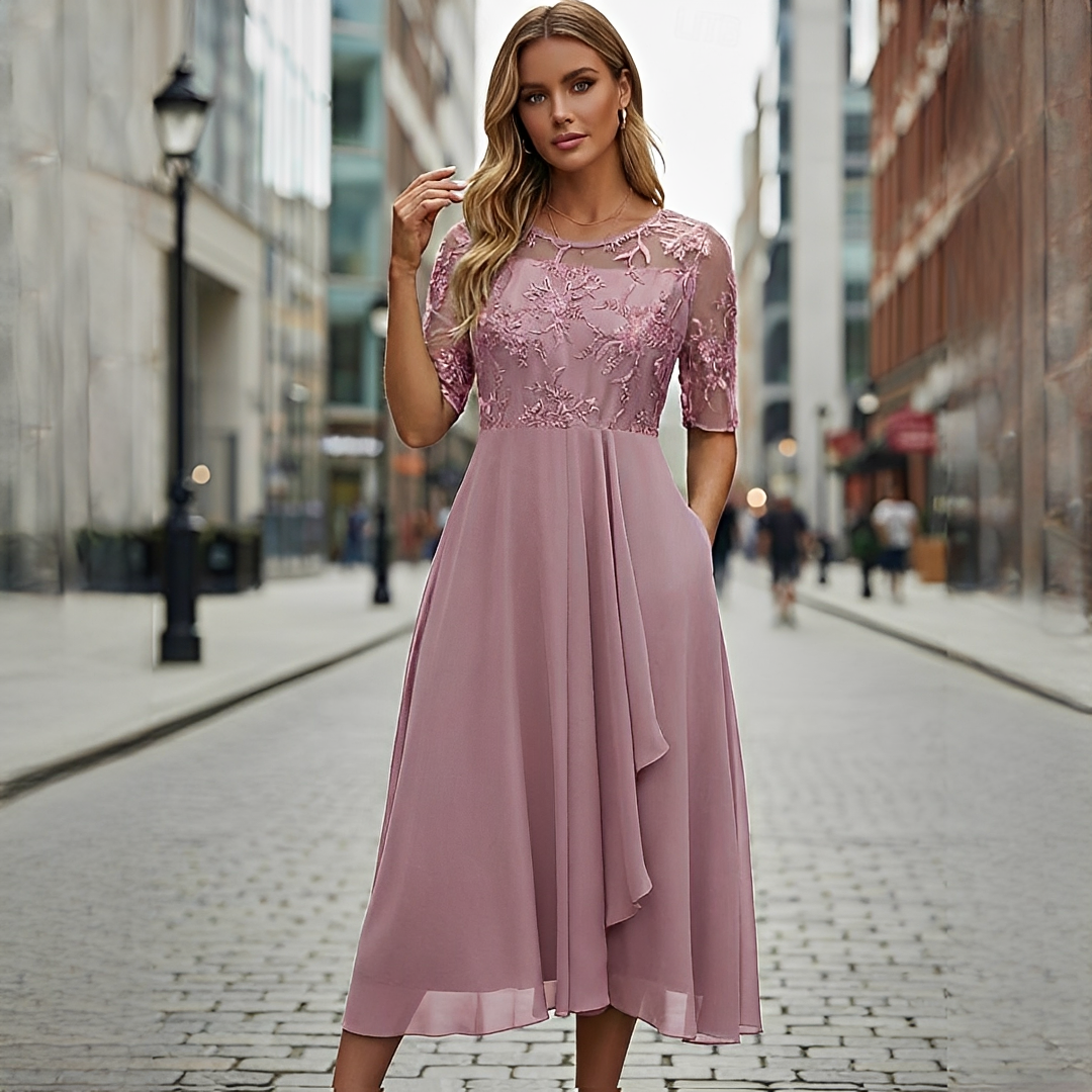 Victoria - Elegant Lace Hollow Dress