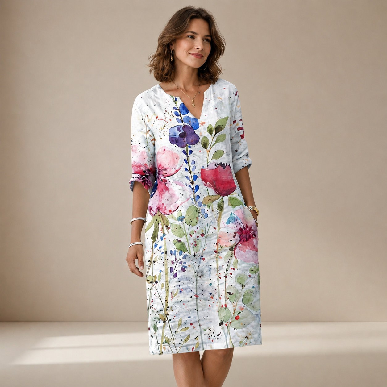 Ninna - Fashionable and Flowing V-Neck Dress