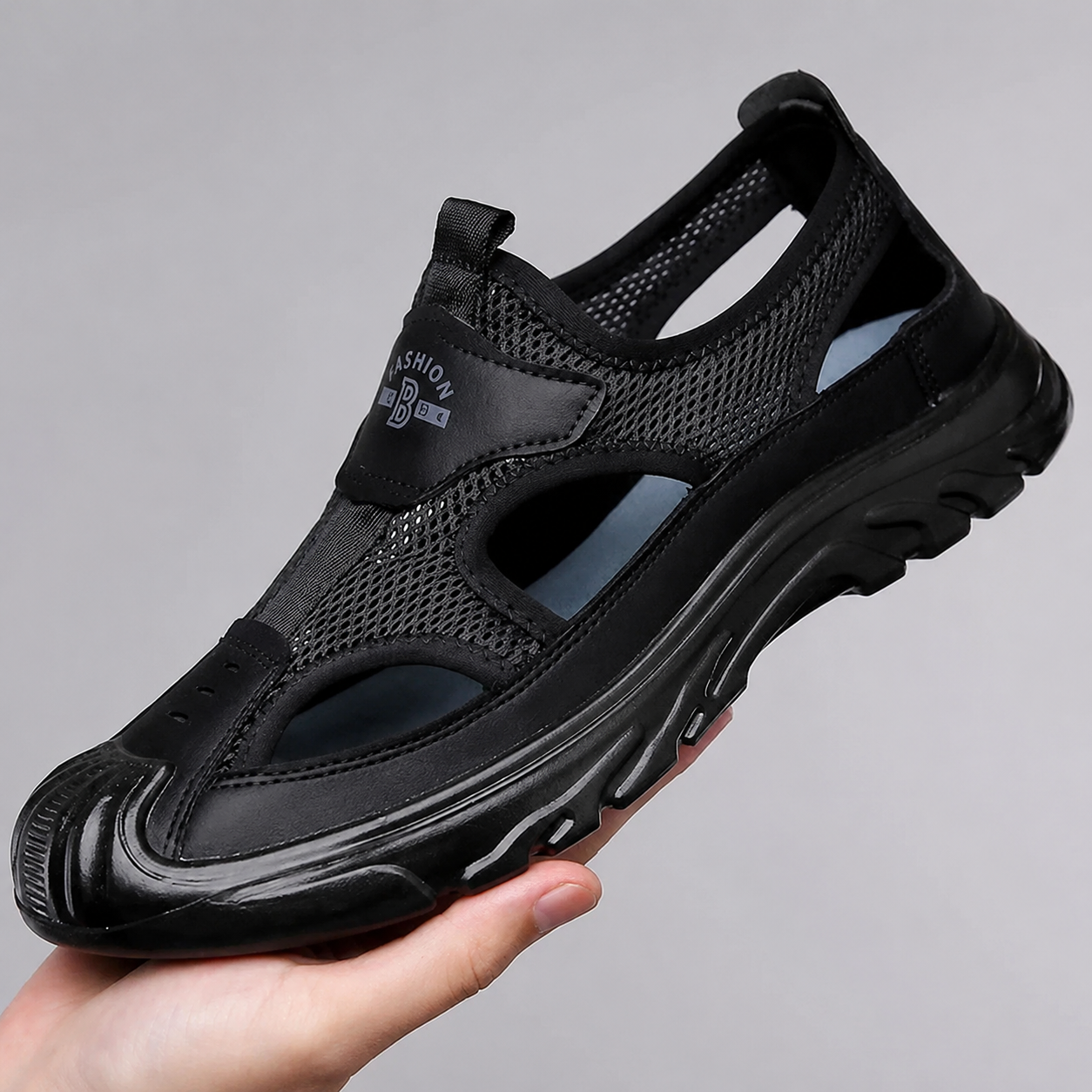 Zareen - Lightweight Outdoor Shoes