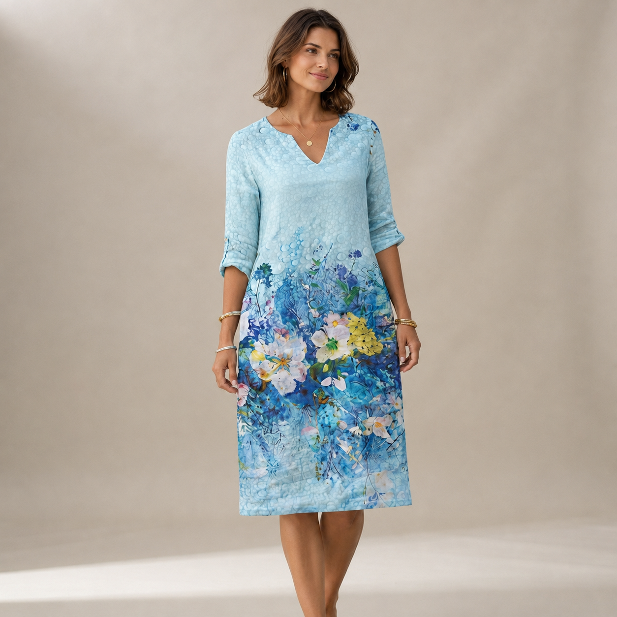 Ninna - Fashionable and Flowing V-Neck Dress