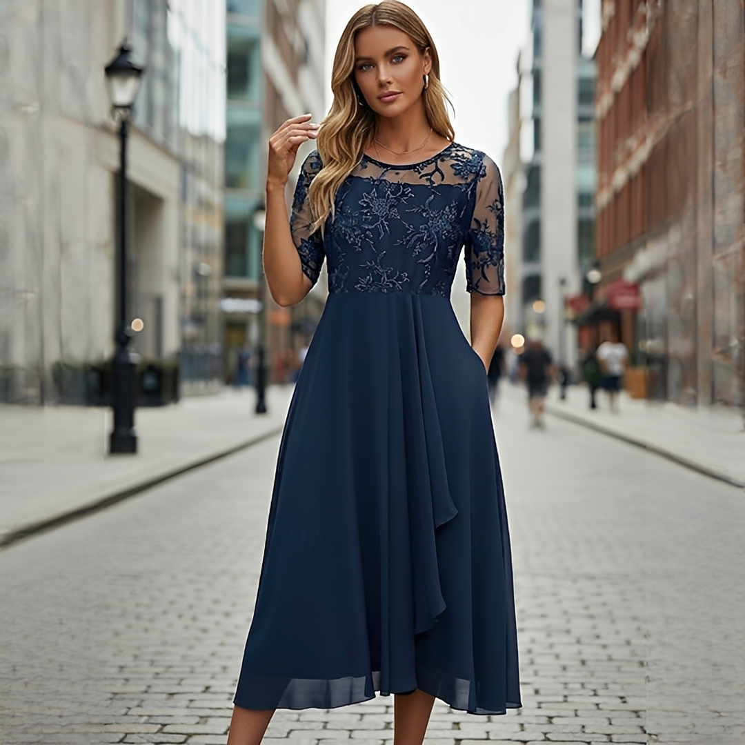 Victoria - Elegant Lace Hollow Dress