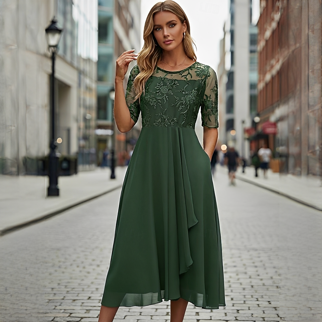 Victoria - Elegant Lace Hollow Dress