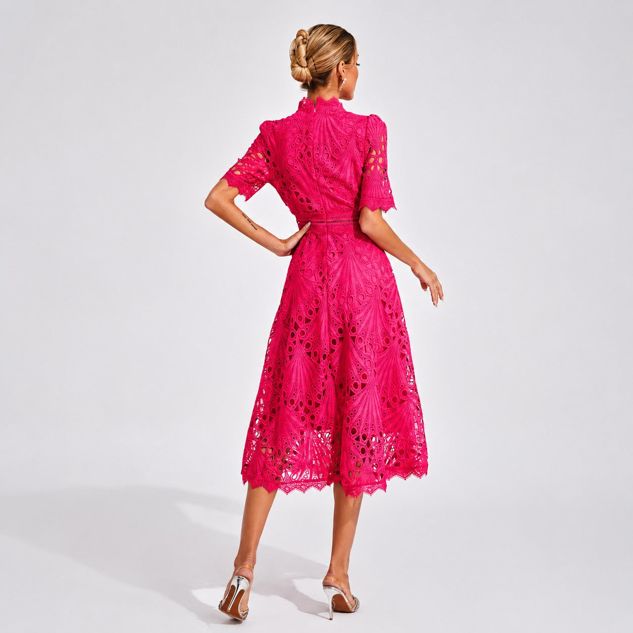 Carmen - Stylish Midi Dress