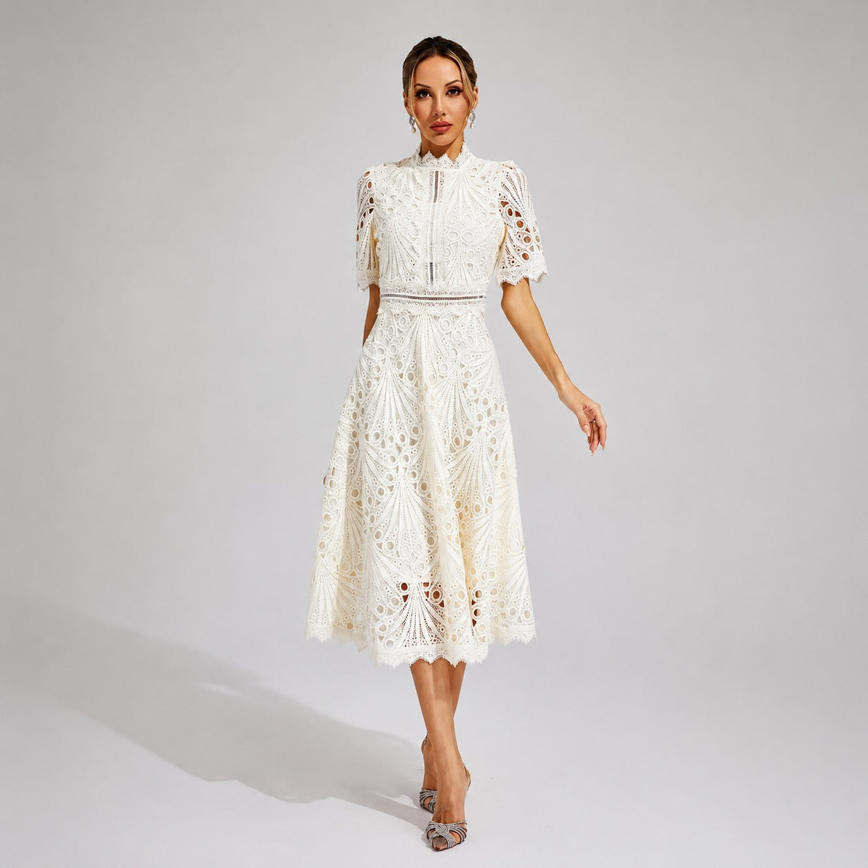 Carmen - Stylish Midi Dress