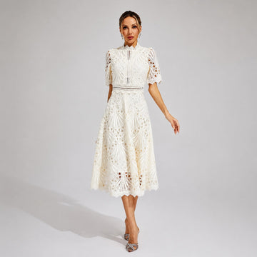 Carmen - Stylish Midi Dress