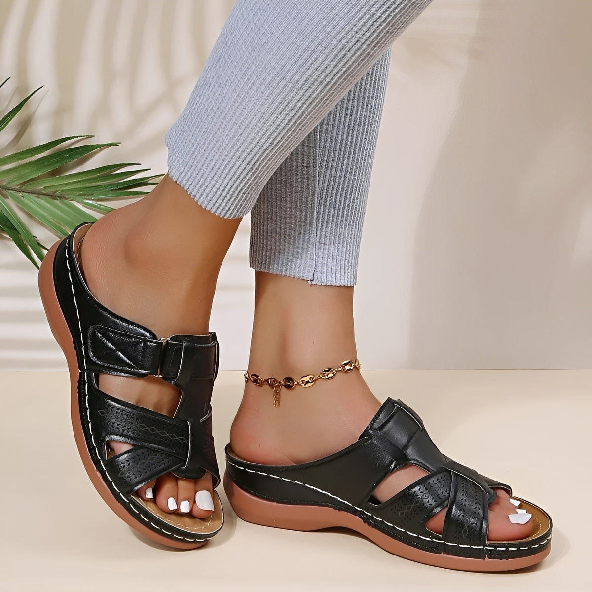 Elouise - Comfortable Sandals with Customizable Straps
