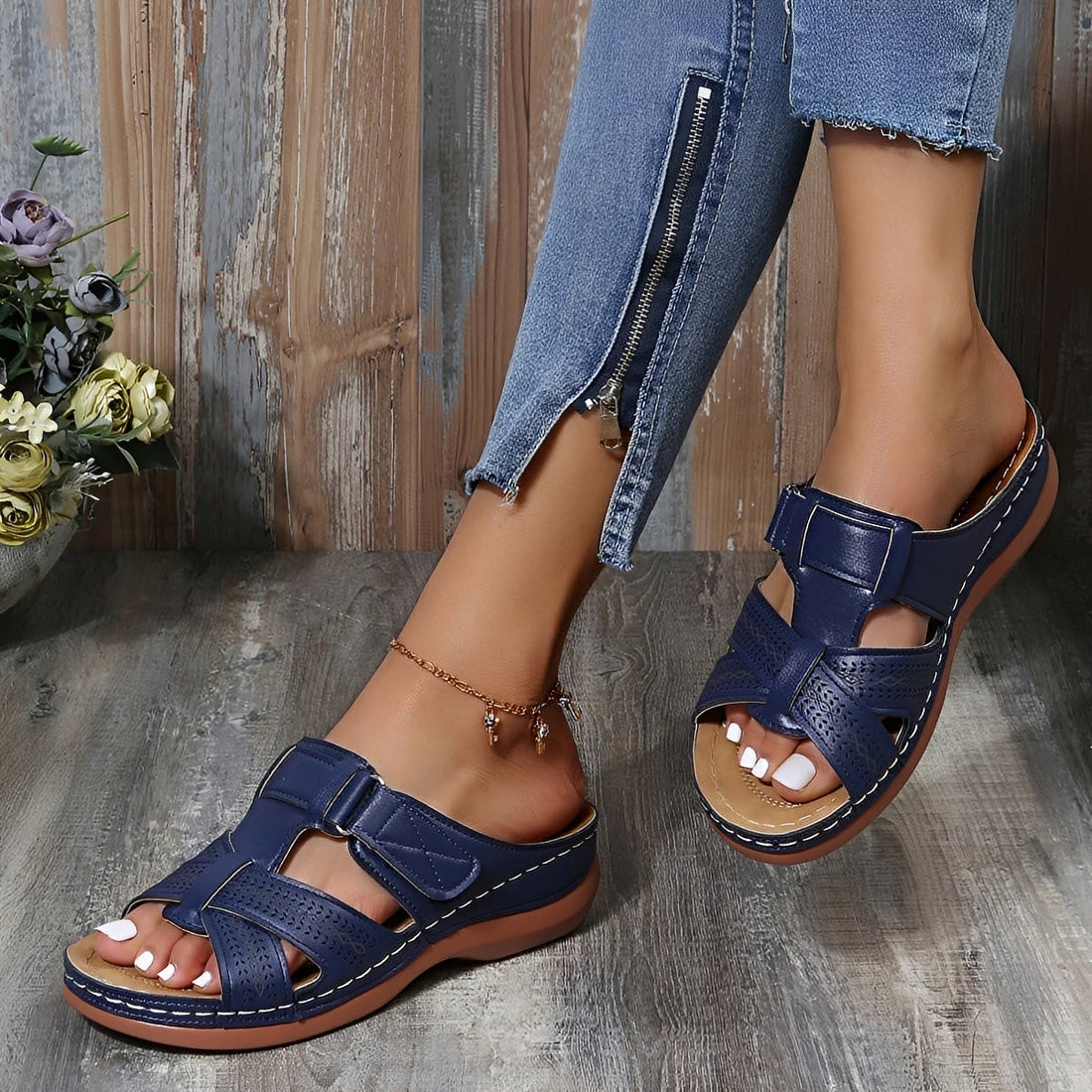 Elouise - Comfortable Sandals with Customizable Straps